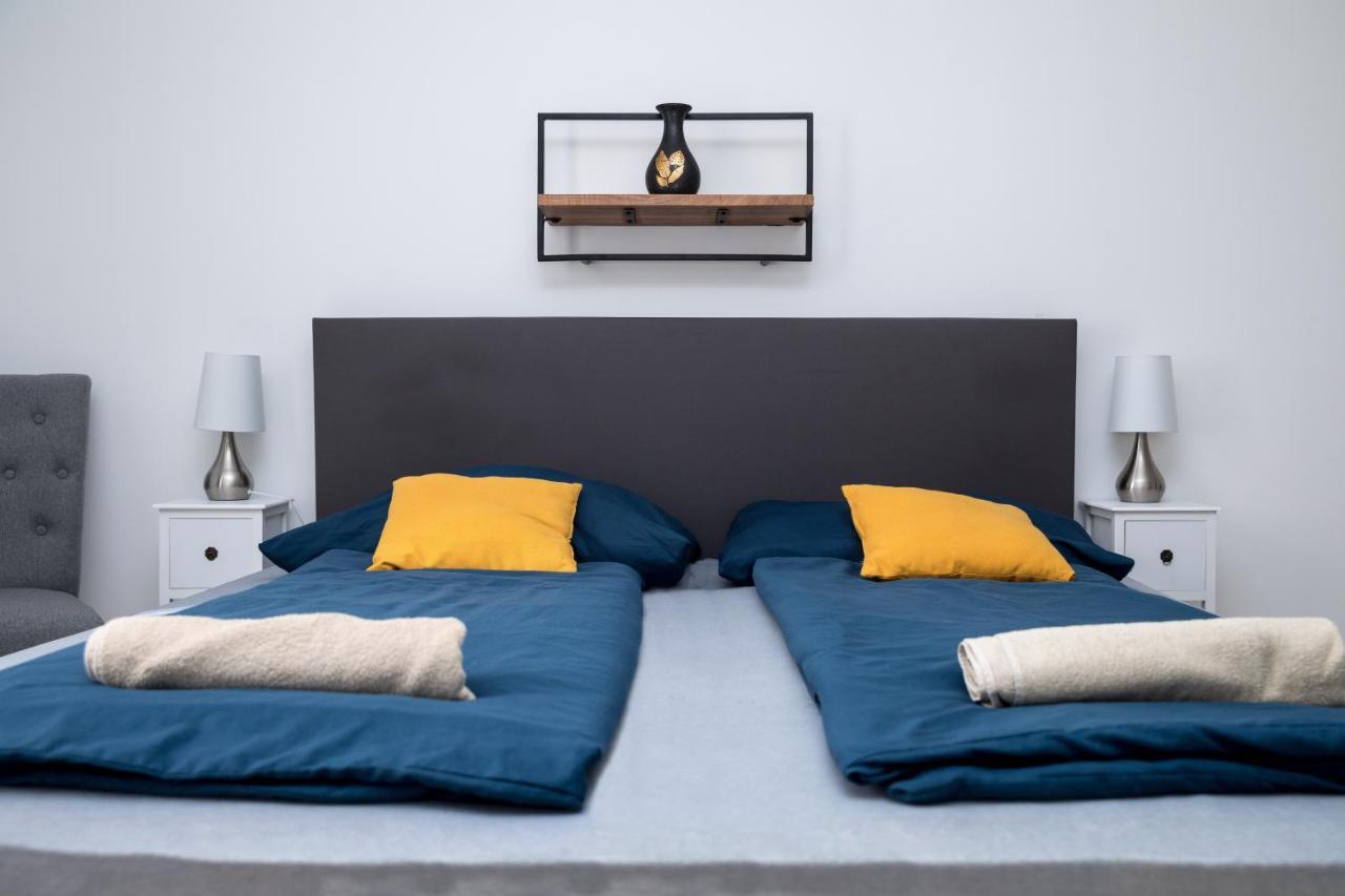 Kossuth Apartmanhaz Тата Экстерьер фото