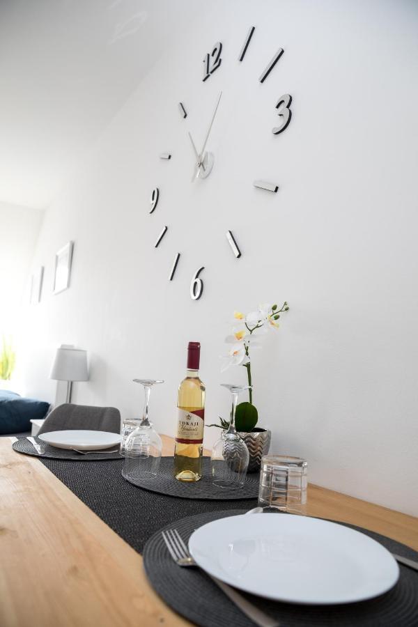 Kossuth Apartmanhaz Тата Экстерьер фото