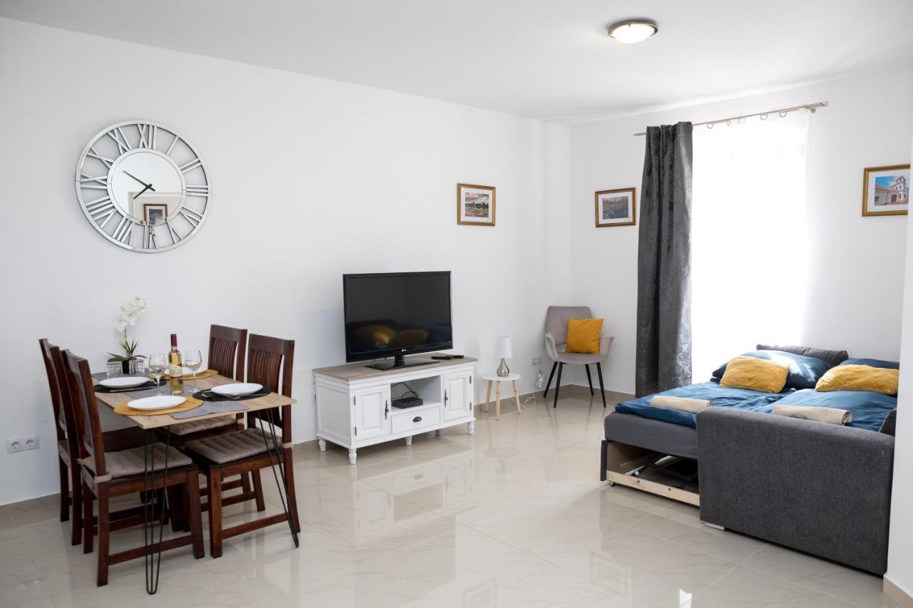 Kossuth Apartmanhaz Тата Экстерьер фото