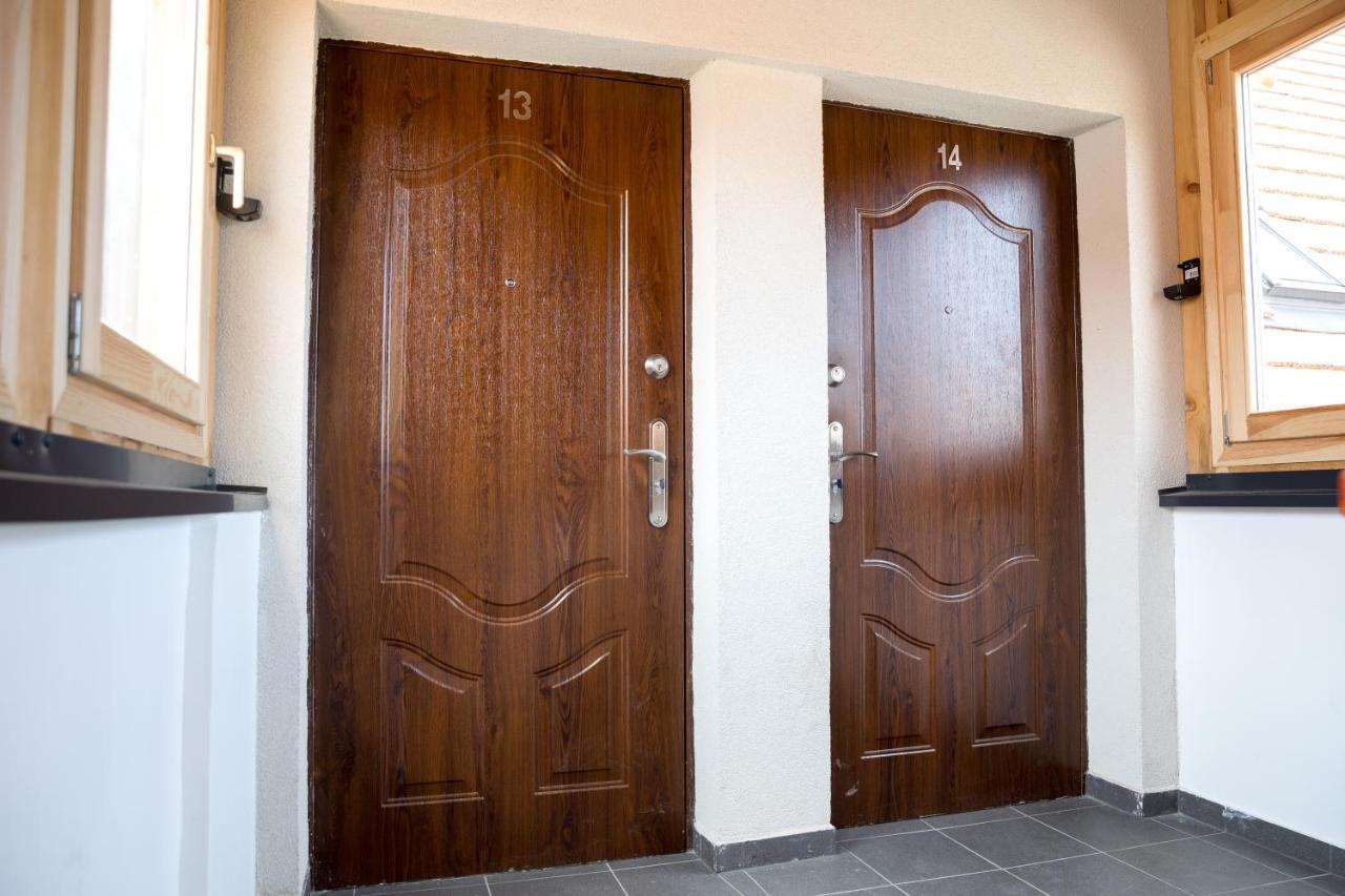 Kossuth Apartmanhaz Тата Экстерьер фото