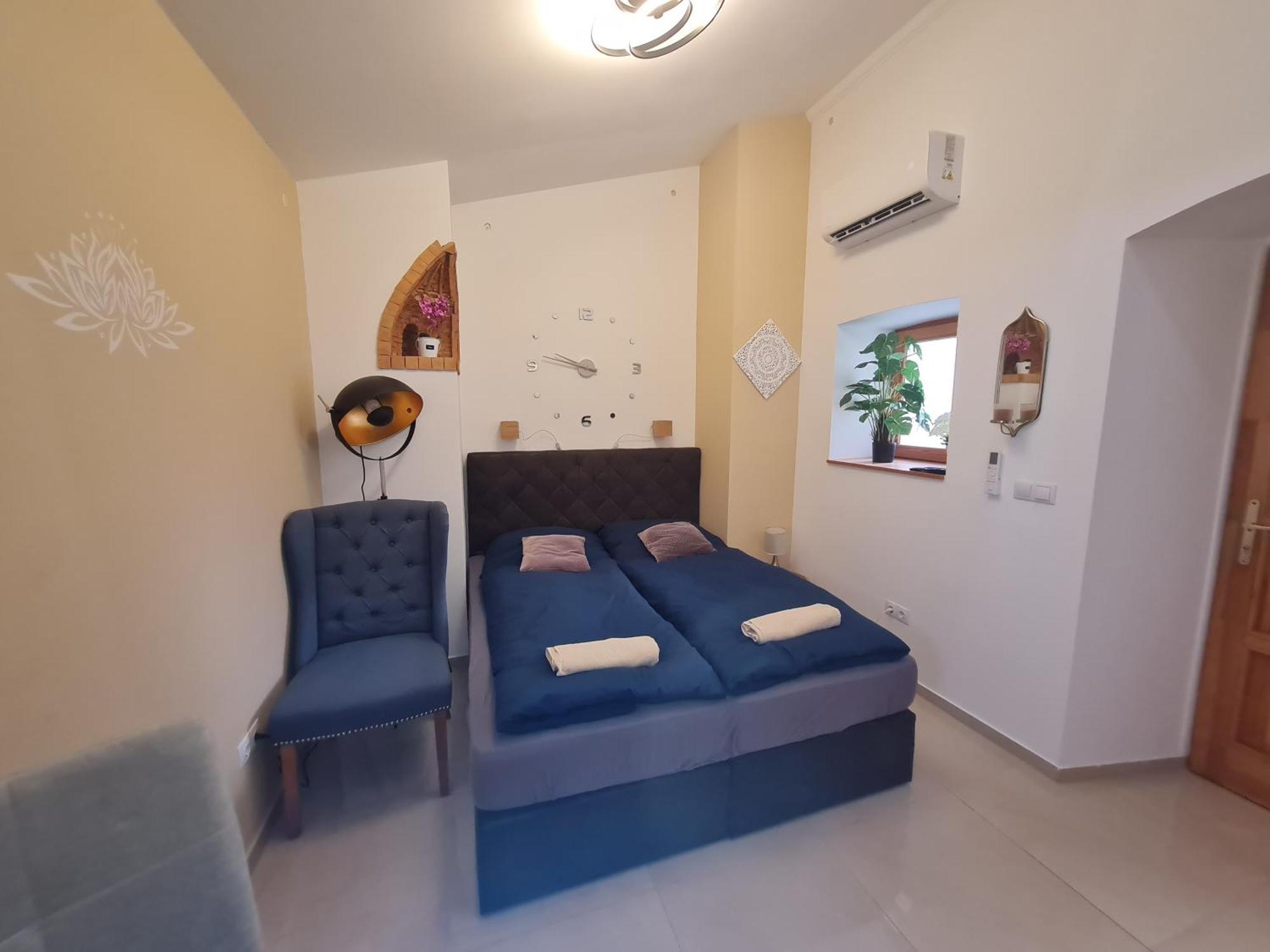 Kossuth Apartmanhaz Тата Экстерьер фото