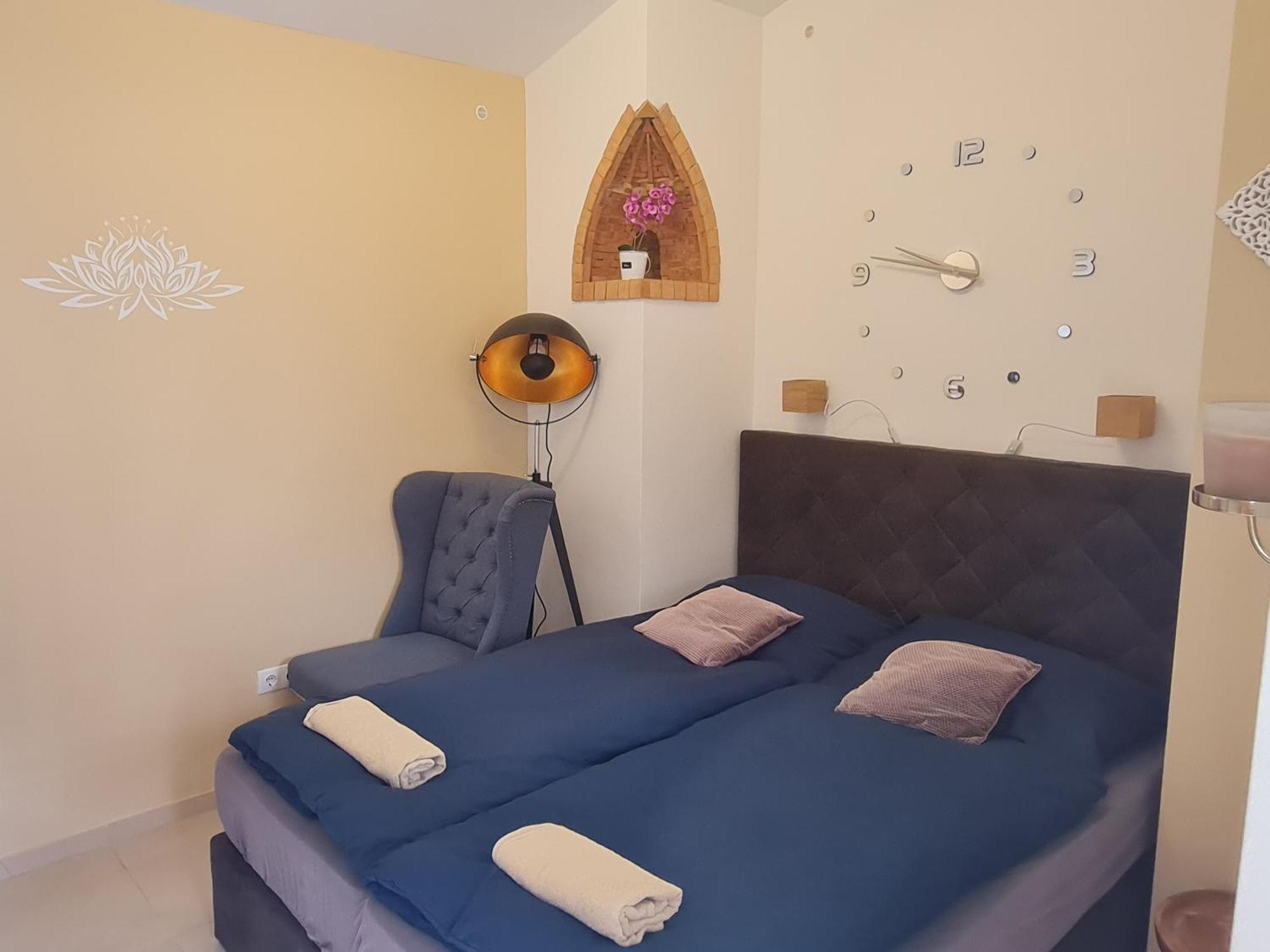Kossuth Apartmanhaz Тата Экстерьер фото