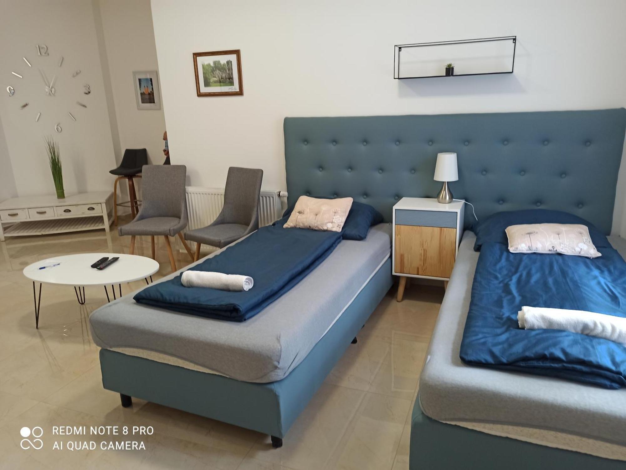 Kossuth Apartmanhaz Тата Экстерьер фото